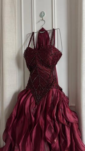 ورد عنابي وبيج