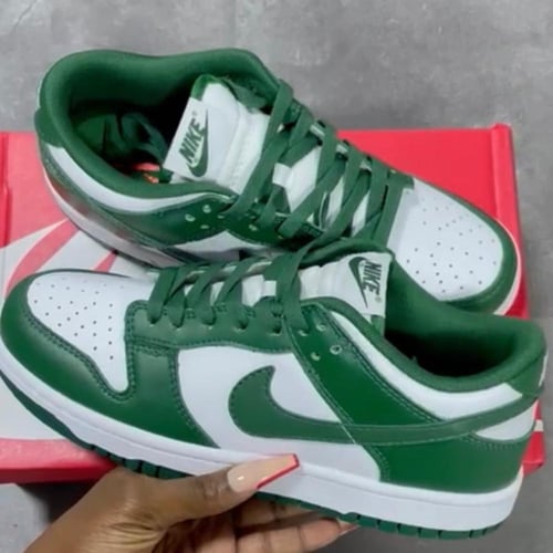 Nike Dunk Low sneakers