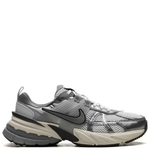 Nike V2K Run "Pure Platinum/Wolf Grey" sneakers