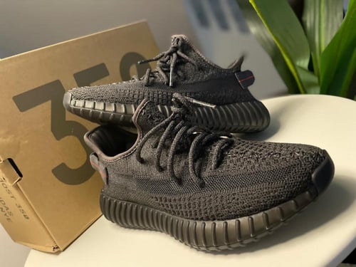 Adidas Yeezy Boost 350 V2 Black(مع انعكاس)