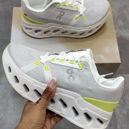 On Running White & Gray Cloudeclipse sneakers