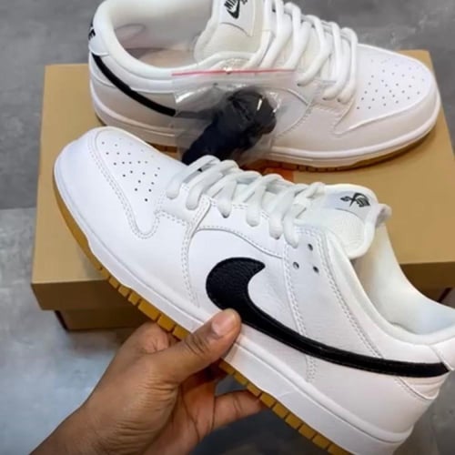 Nike SB Dunk Low "White Gum