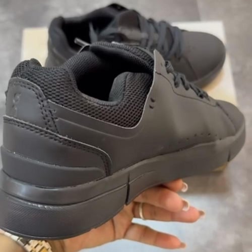 On Running On The Roger Advantage "Black" sneakers