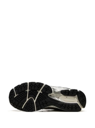 New Balance 1906 Black & White