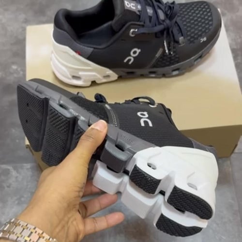 Cloudflyer 4 Running - Black