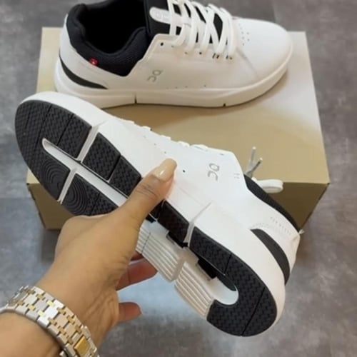 On Running The Roger Advantage "White/Midnight" sn...