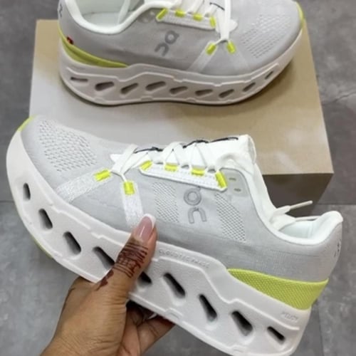 On Running White & Gray Cloudeclipse sneakers