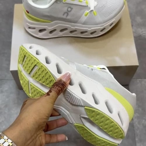 On Running White & Gray Cloudeclipse sneakers