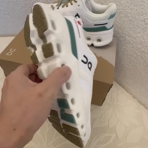 On Cloudrunner 2 Walkgood La Undyed | Green