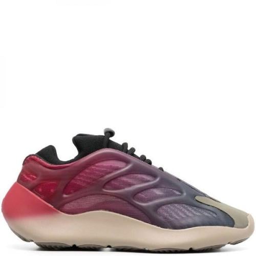 Yeezy 700 v3 ‘FADE CARBON