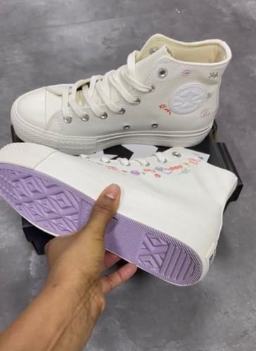 Converse Wmns Chuck Taylor All Star Lift Platform...