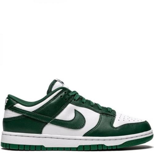 Nike Dunk Low sneakers