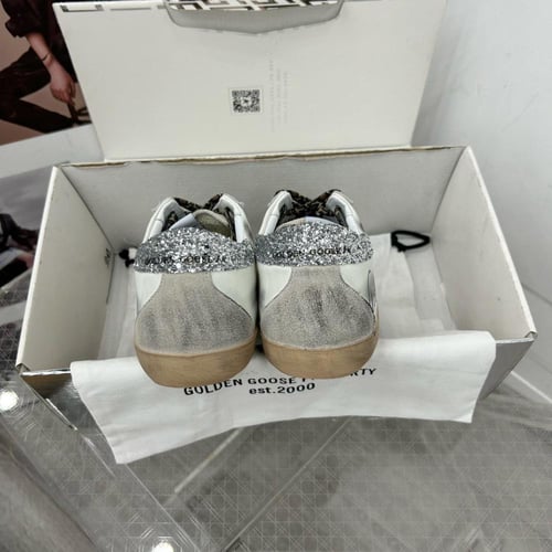 Golden goose Superstar distressed lace-up sneakers