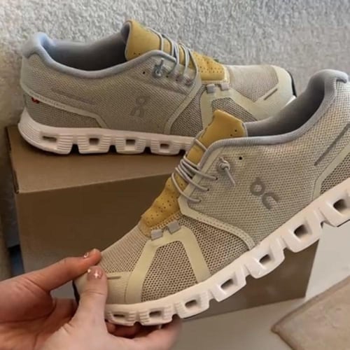 On cloud 5 Haze & Sand