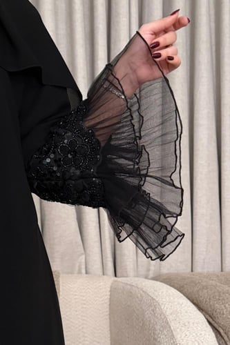 عباية بارين بلون اسود