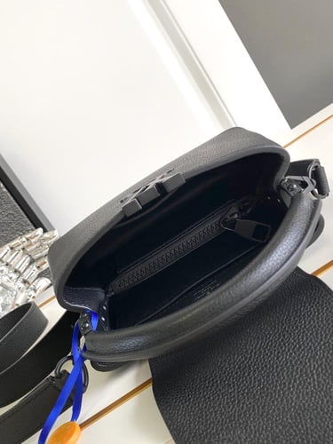 لوي فيتون Capucines مقاس 21cm