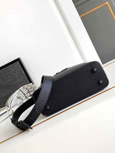 لوي فيتون Capucines مقاس 21cm