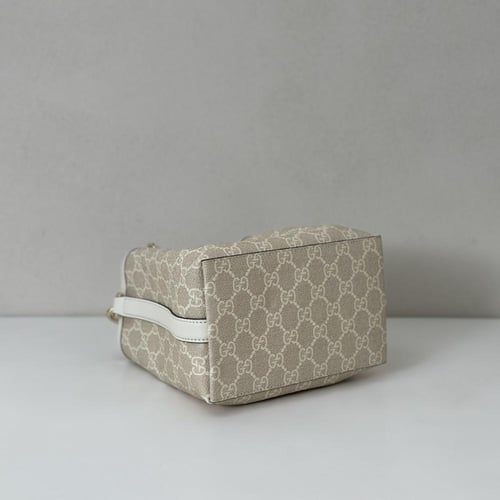 قوتشي Emblem مقاس 20cm