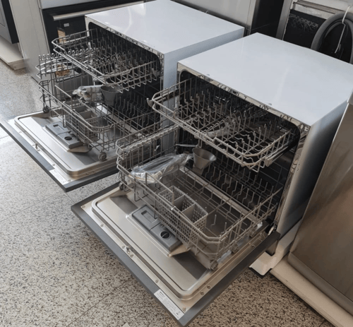 غسالة صحون 60سم بلت ان اسود 7 برامج للغسيل والتنظي...