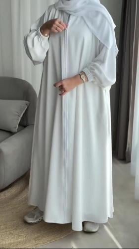 عباية الحج والعمرة باللون الأبيض والأسود