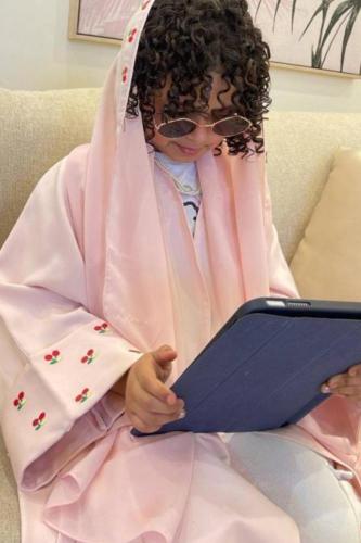 عباية الكرز للأطفال مع طرحة مجانية