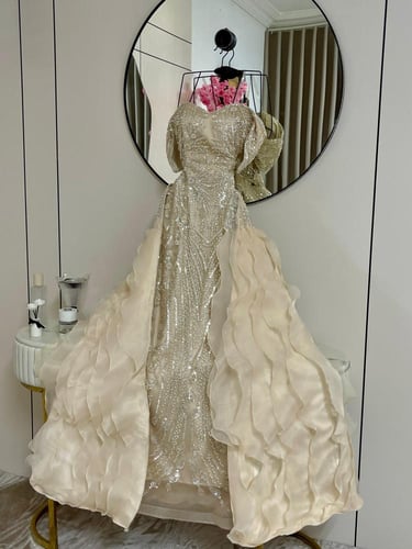 فستان واورجنزه الخرز