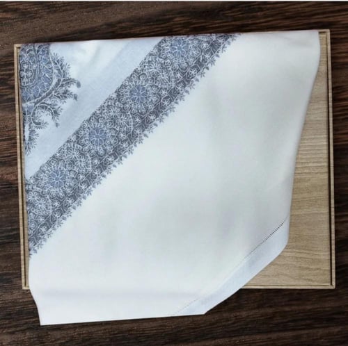 شال شتوي مطرز