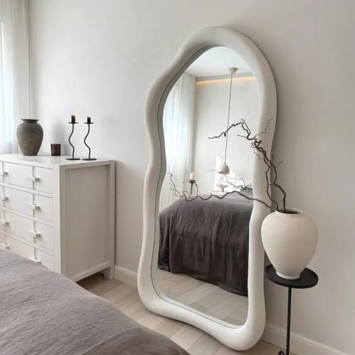 مرآة لورينا خشبية راقية (موديل MR-0030)