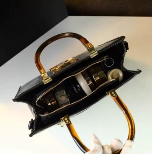 حقيبة يد راقية بطباعة تمساح