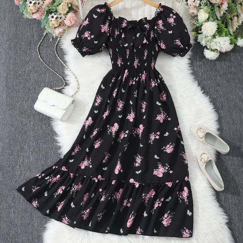 فستان صيفي جميل بألوان مختلفة وجذابة