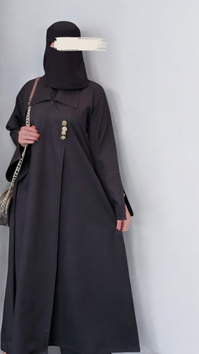 عباية مون سوداء