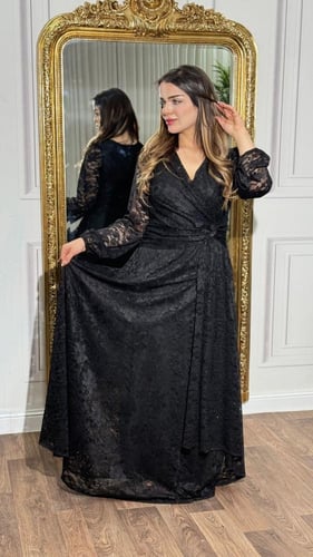 فستان سهرة من قماش دانتيل فاخر بطبقة داخلية ناعمة...