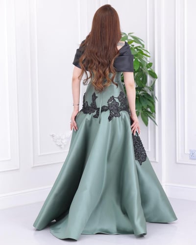 فستان سهرة طويل تيفاني بتطريز اسود