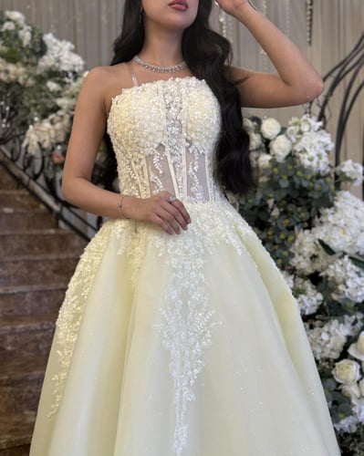 فستان دانتيل ملكي