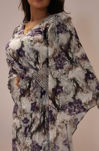 فستان مشجر مزين بكرستال على الخصر بكسرات بليسيه