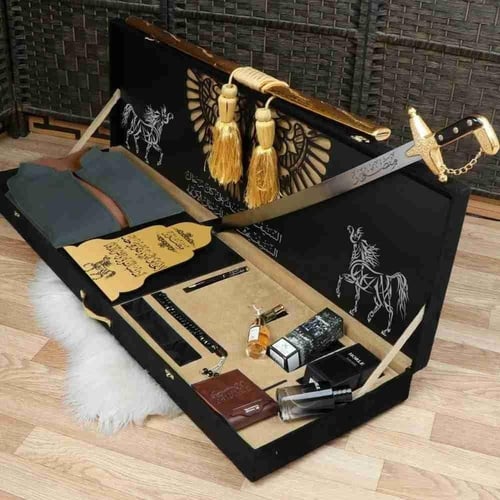 بوكس ملكي شتوي فخم هدايا تذكاريه راقيه حسب الطلب