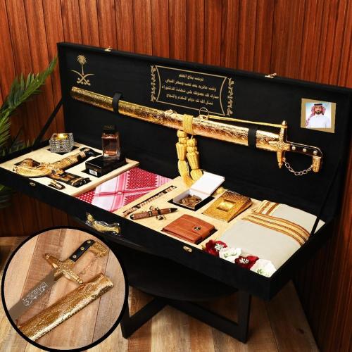 عرض اهداء ملكي فاخر بوكس يحتوي على منتجات فخمه هدايا المناسبات بعبارات مختاره ونحت الاسم حسب الطلب