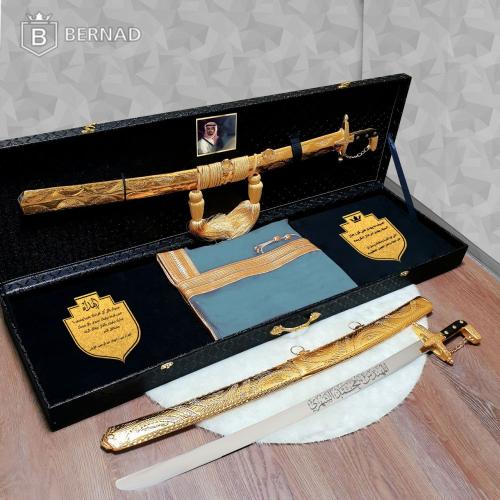 بوكس التقاعد سيف دمشقي ومشلح مع عبارتين وصوره