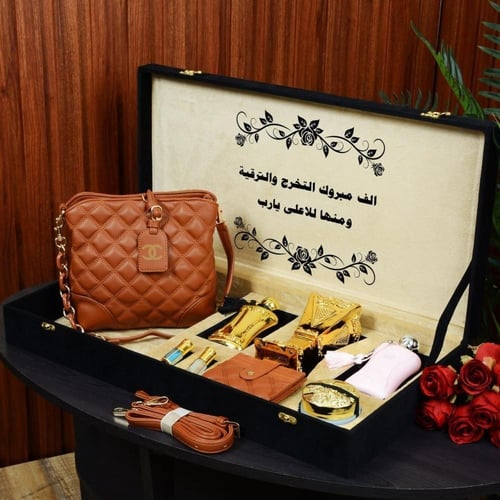 طقم هدايا نسائيه هدايا الزواج والتخرج تصميم خاص