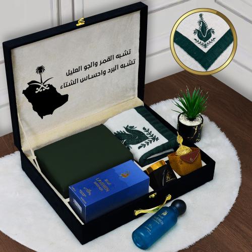 بوكس هدايا الشتاء طقم رجالي قماش وشال كشميري شكل حديث