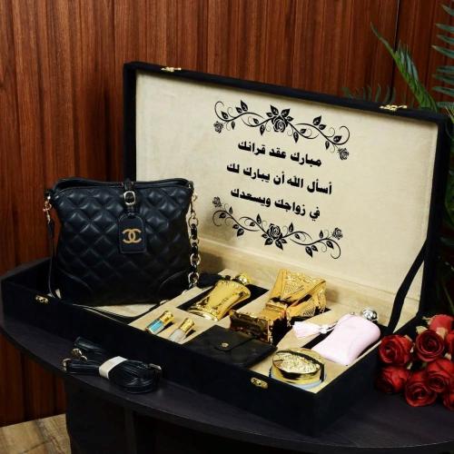 طقم هدايا نسائيه هدايا الزواج والتخرج تصميم خاص