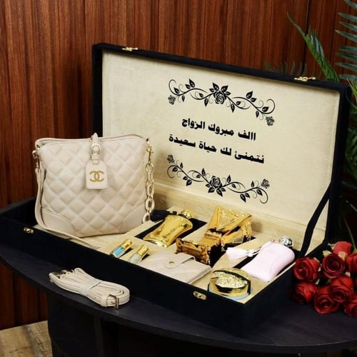 طقم هدايا نسائيه هدايا الزواج والتخرج تصميم خاص