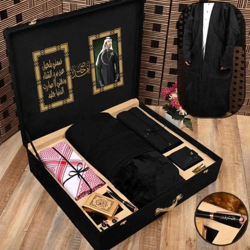 هدايا رجاليه فروة وقماش وشماغ مع عبارة اهداء وصورة...