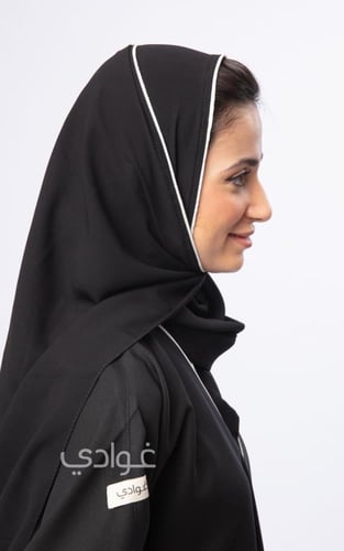 عباية ربع كلوش بتداخل اللون الابيض - 11067