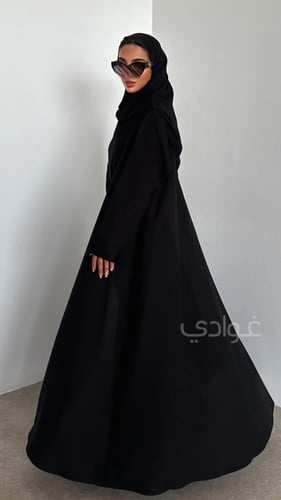 عباية عيد سوداء ربع كلوش تزدان بالقيطان- 11259