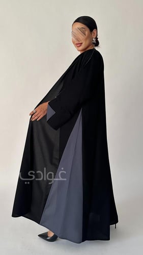 عباية نصف كلوش سوداء مزينة بقيطان مستقيمة واكمام م...