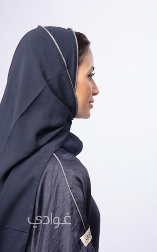 عباية بشت كحلي بقصة الفراشة بقيطان باللون الرمادي-...