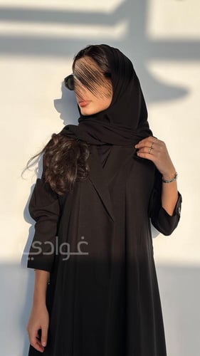عباية بليزر سوداء يومية بجيوب 11146