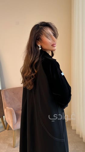 عباية سوداء بقماش الليمار بتداخل المخمل 11169