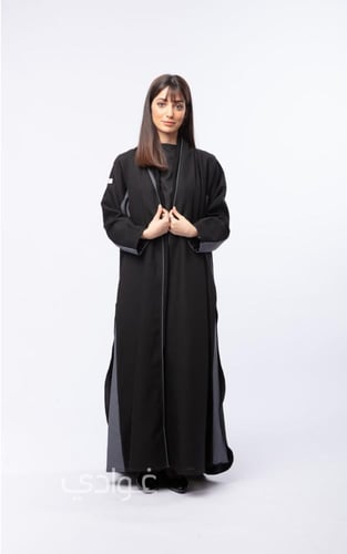 عباية بقصة عادية بقطعة من الخلف - 11072